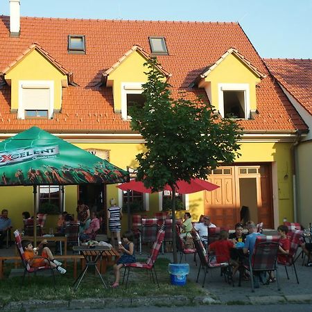 Alva Pension 2 Mikulov Exteriér fotografie